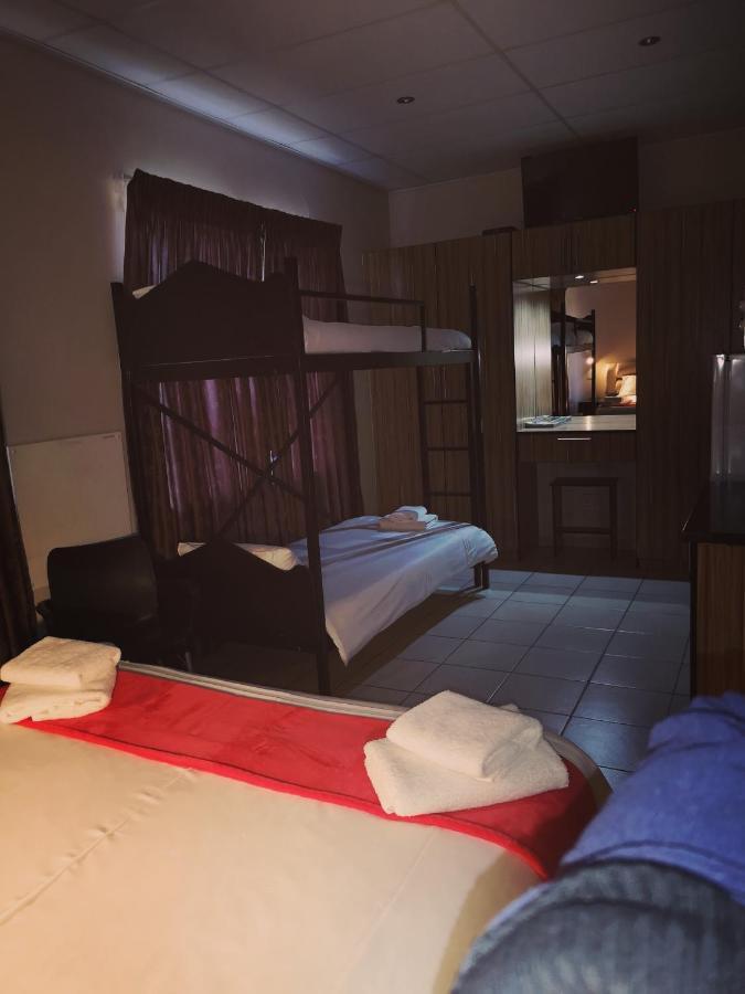 Aaa Rose Garden Guesthouse Mookgophong Zewnętrze zdjęcie