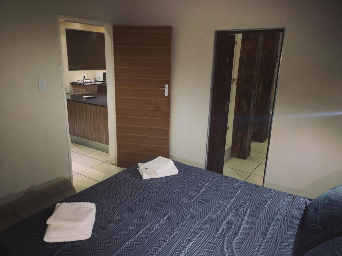 Aaa Rose Garden Guesthouse Mookgophong Zewnętrze zdjęcie
