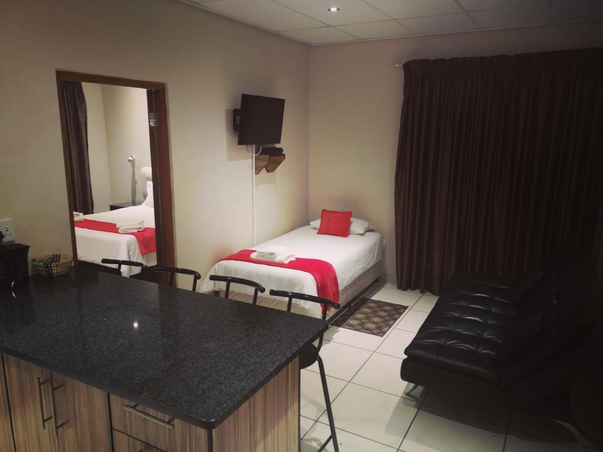 Aaa Rose Garden Guesthouse Mookgophong Zewnętrze zdjęcie