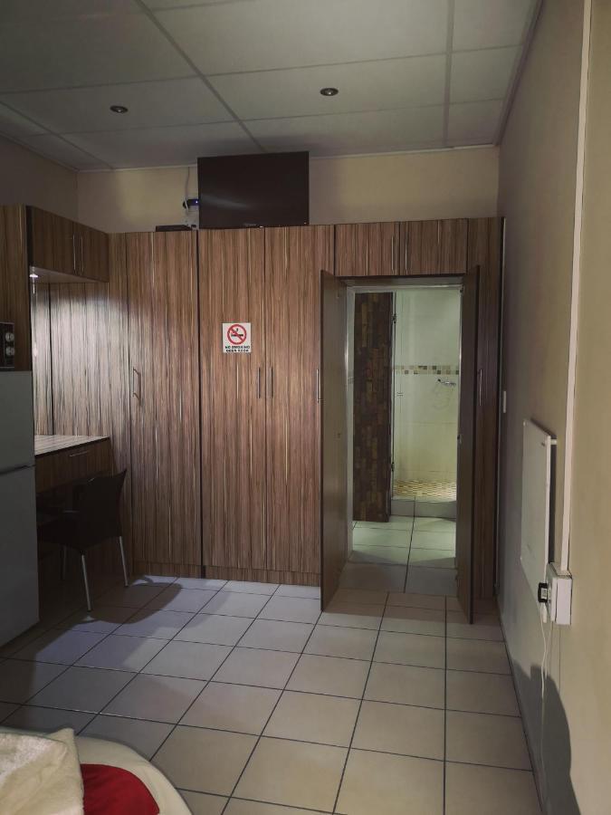 Aaa Rose Garden Guesthouse Mookgophong Zewnętrze zdjęcie