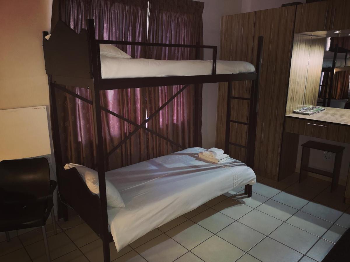 Aaa Rose Garden Guesthouse Mookgophong Zewnętrze zdjęcie